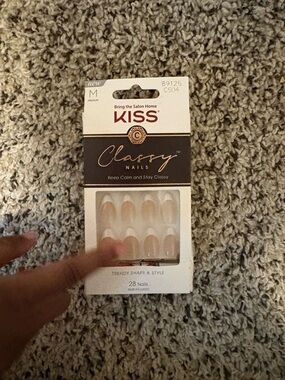 Kiss Press-On Nails Pack